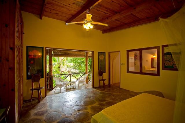 Cote Sud - Unique Villa & Bungalows Intendance Road ทาคามาคา ภายนอก รูปภาพ